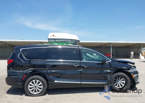 2017 Chrysler Pacifica Touring-L from USA, damaged, VIN 2C4RC1BG5HR730325